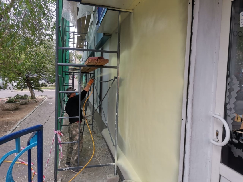 Краску для фасадов Забайкальских домов колерует компьютер